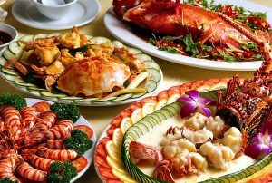 mon-an-hai-san-co-the-lam-giam-bot-cholesterol-va-giam-huyet-ap-300x202