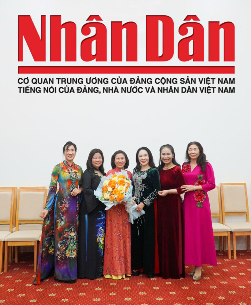 Dược sĩ cao cấp Vũ Thị Phương nhận giải KHCN