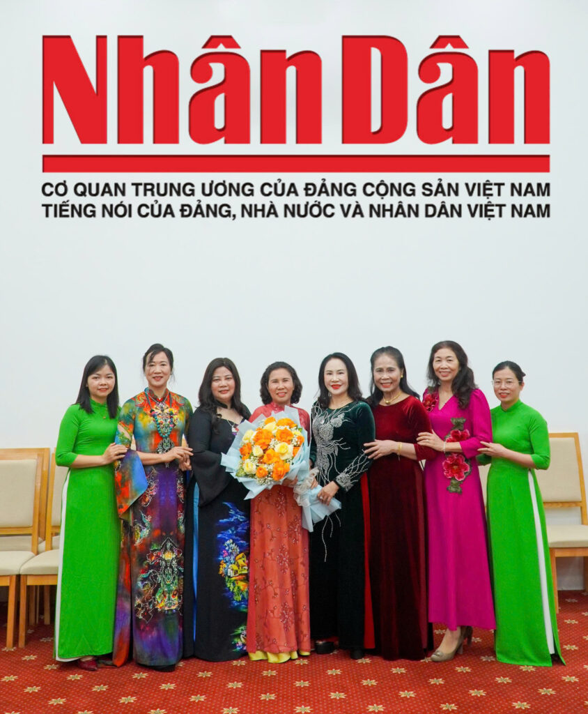 Dược sĩ cao cấp Vũ Thị Phương nhận giải KHCN