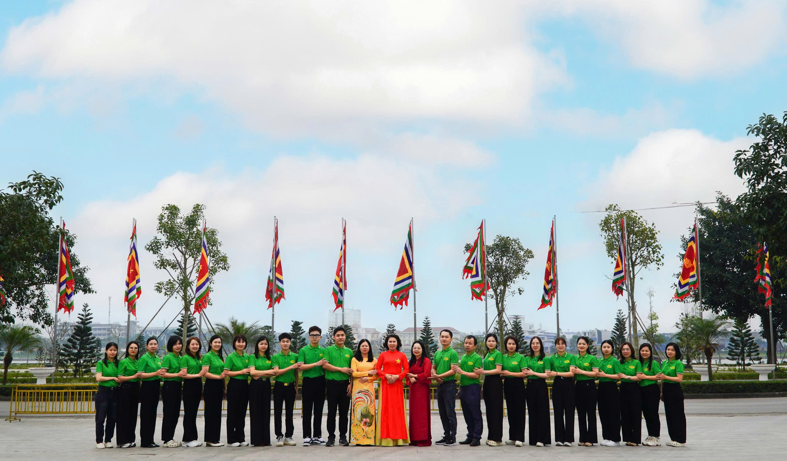 Dược phẩm PQA tại Lễ dâng cờ Đền Trần