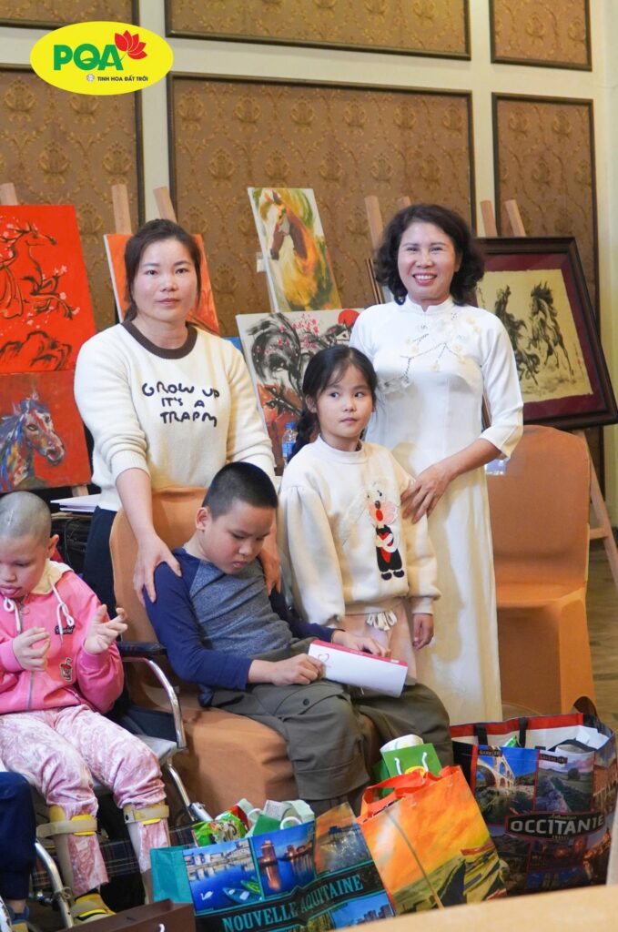 Dược sĩ cao cấp Vũ Thị Phương lan tỏa yêu thương tại chương trình “Xuân Ấm Áp – Tết Sẻ Chia”