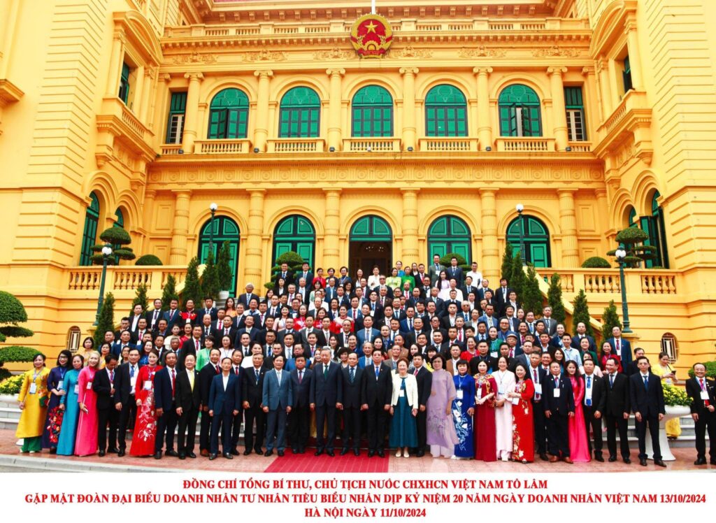 Dược sĩ cao cấp Vũ Thị Phương tại kỉ niệm 20 ngày doanh nhân Việt Nam