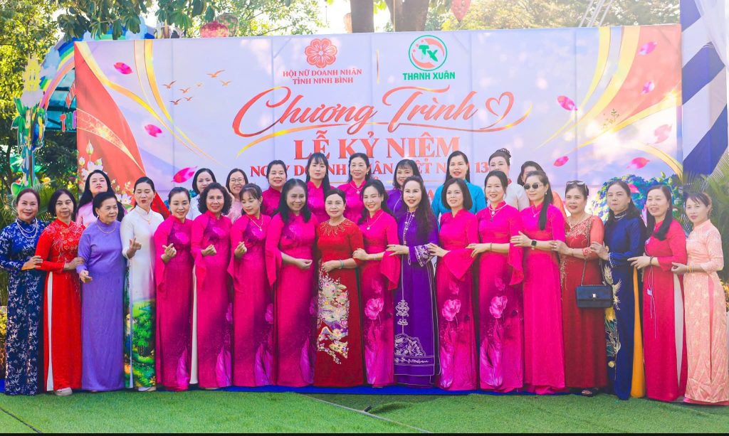 DSCC Vũ Thị Phương tham dự lễ kỷ niệm ngày Doanh nhân Việt Nam