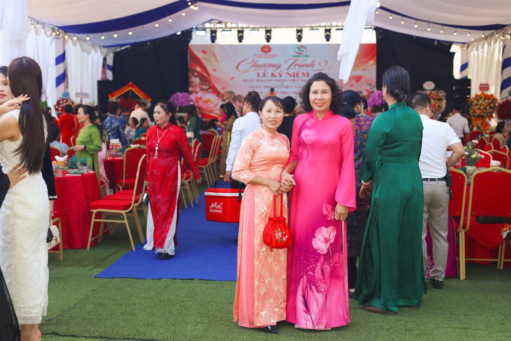 DSCC Vũ Thị Phương tham dự lễ kỷ niệm ngày Doanh nhân Việt Nam 
