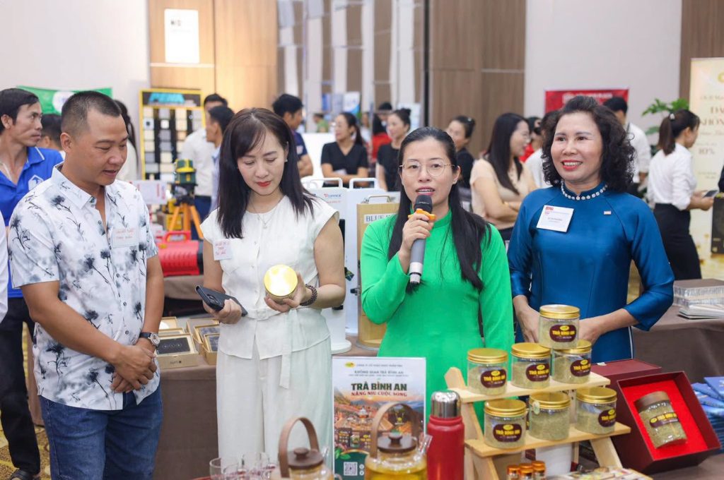 Lễ chuyển giao Ban điều hành NK6 -NK7 8