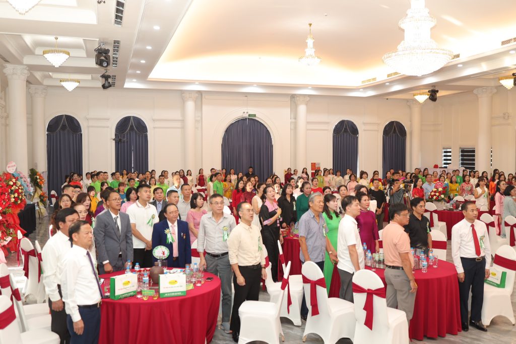 Nghi thức hát quốc ca tại lễ kỷ niệm 15 năm