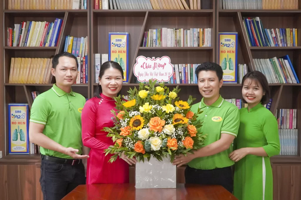 PQA gửi tặng bó hoa đến văn phòng sản xuất