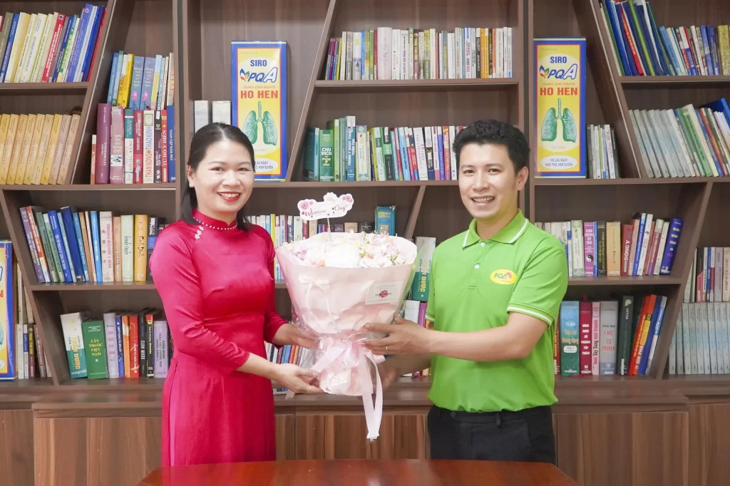 PQA gửi tặng bó hoa đến văn phòng sản xuất